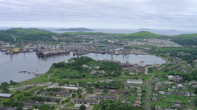 The port of Slavyanka, Russia (643x361, 185Kb)