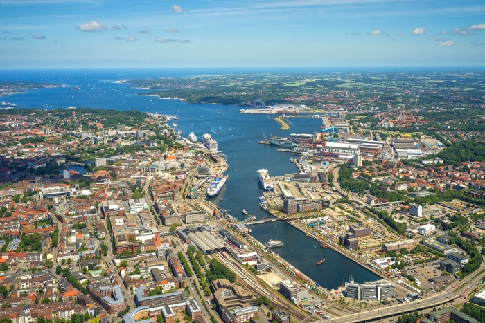 City and Fjord of Kiel (700x467, 419Kb)