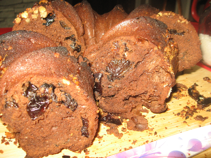 Шоколадный кекс с черносливом. Влажный кекс. Кексы с черносливом на кефире. Кекс пекан в шоколаде. Кексы в духовке на растительном масле