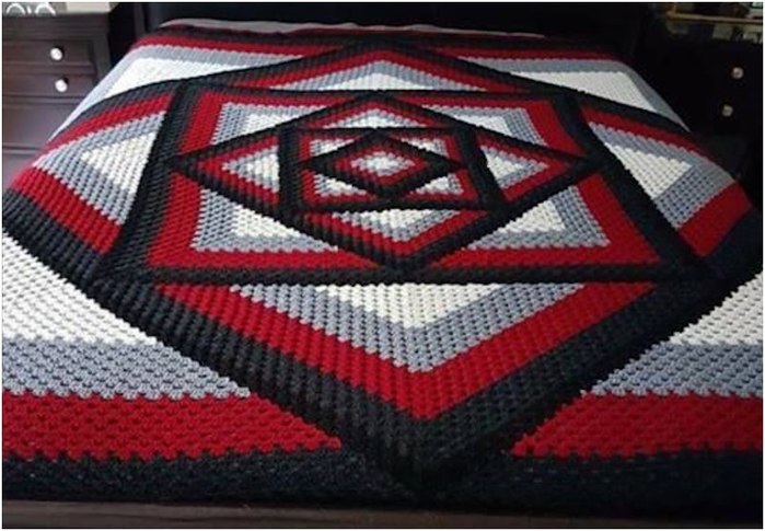 squared-diamond-crochet-granny-throw2 (700x485, 80Kb)