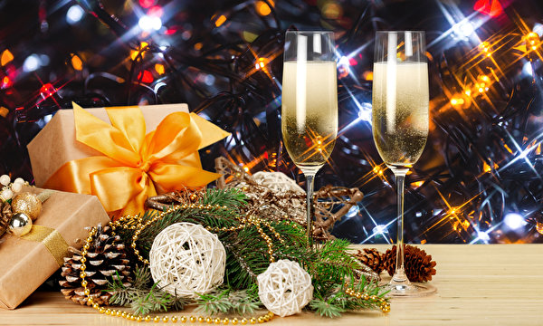 Christmas_Champagne_Two_Stemware_Gifts_Pine_cone_538598_300x180 (600x360, 102Kb)