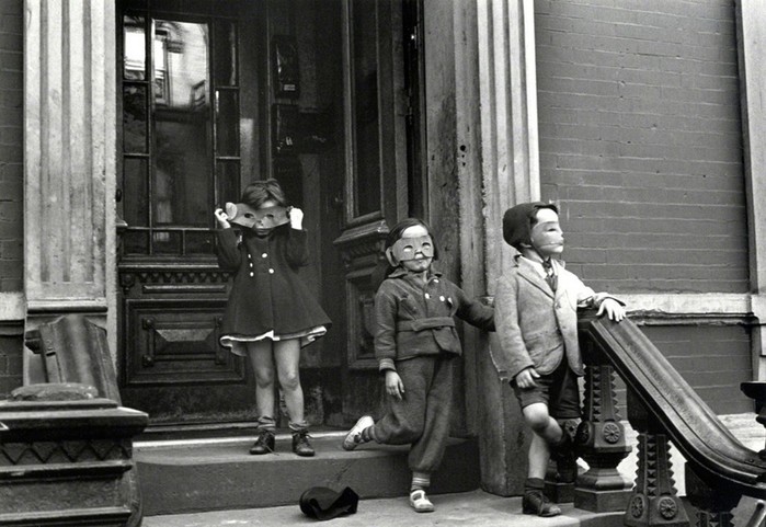 Уличная жизнь Нью Йорка в фотографиях Элен Левитт