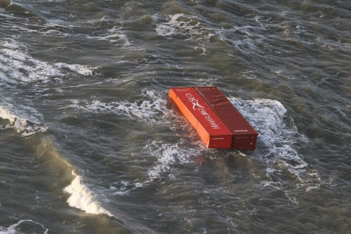 MSC-ZOE-Lost-Containers-800x534 (700x467, 312Kb)