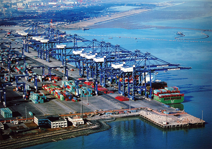 FICT Container Terminal at Tianjin Port (700x493, 571Kb)