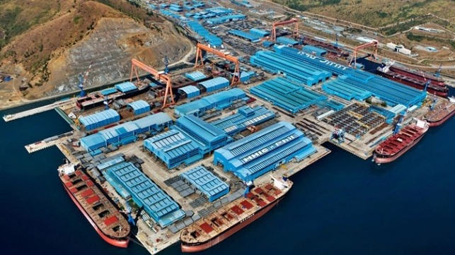 The HHIC Phil yard in Subic Bay (643x361, 249Kb)