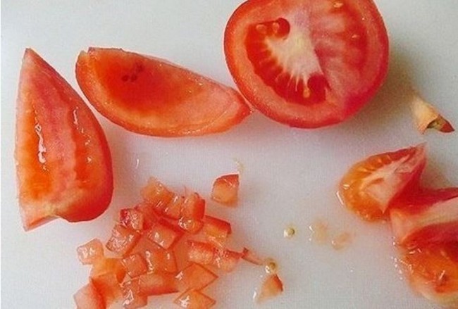 Мякоть помидоров рецепт. Помидор нарезанный. Мякоть томата. Нарезать мякоть помидора кубикам. Нарезанные помидоры 1.