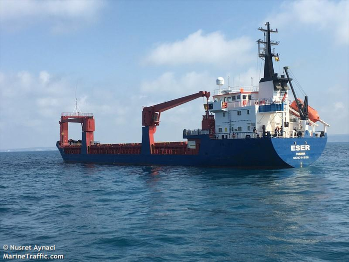 Panamanian-flagged cargo ship ESER (700x525, 293Kb)