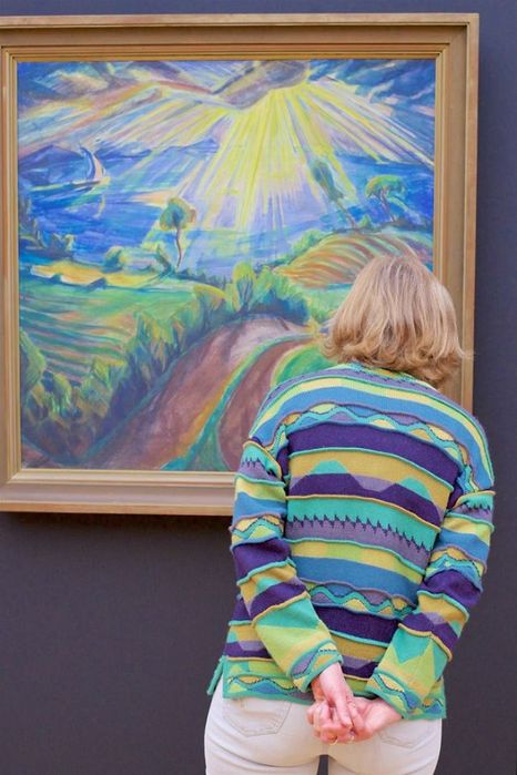 Photographer-goes-through-the-museums-to-capture-the-similarities-between-the-paintings-and-the-visitors-and-the-result-will-impress-you-59e6fadf0479f__700 (466x700, 59Kb)