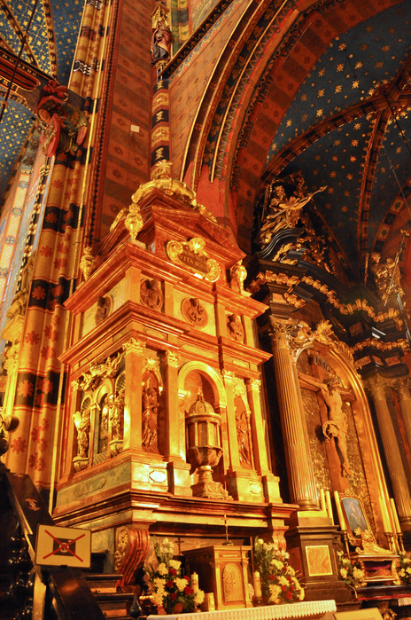 St._Mary%u2019s_Basilica_-_the_Ciborium (764x1000, 544Kb)