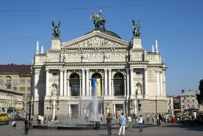 Lvovskij-opernyj-teatr (700x468, 71Kb)