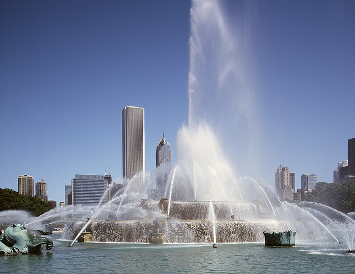 148625318_buckinghamfountain (699x539, 93Kb)