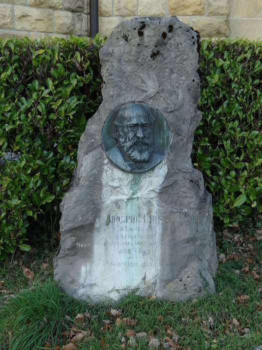 Adolphe_HirschNeuchâtel,_L'Observatoire,_Pierre_commémorative_Adolphe_Hirsch (525x700, 487Kb)