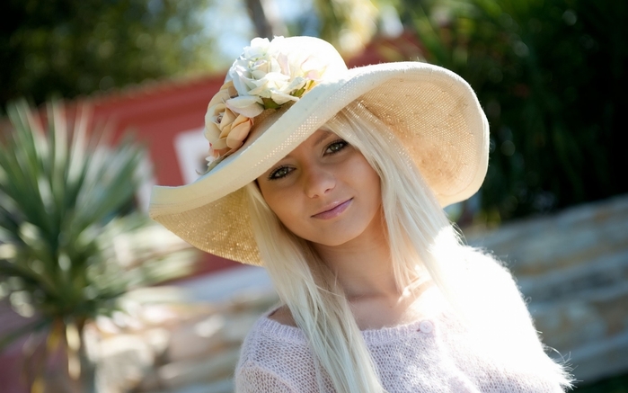 3472645_blondes_women_models_sunlight_breath_takers_magazine_white_dress_hats_beauty_is_divine_magazine_anne_www_wallpaperhi_com_46 (700x437, 180Kb)