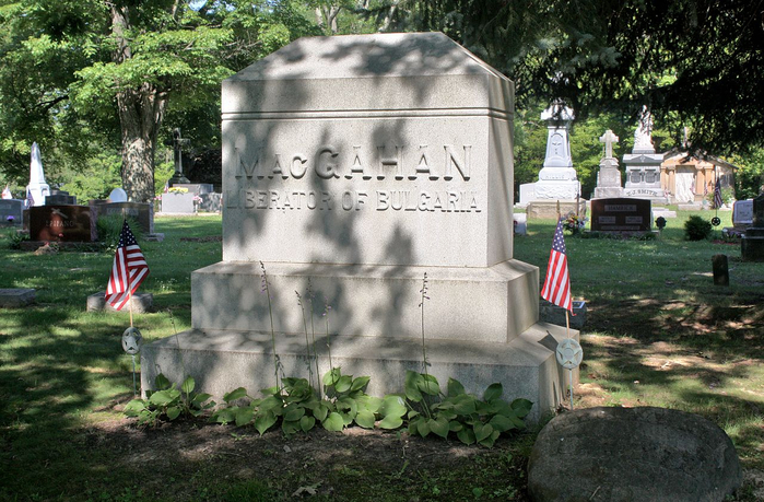 Januarius_MacGahan_in_New_Lexington_Cemetery,_Ohio-2011_07_05_IMG_0361 (700x459, 424Kb)