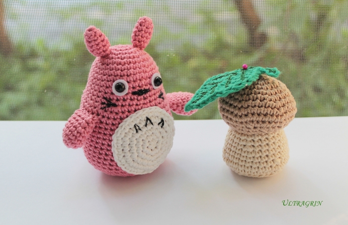 5690863_Totoro_i_grib (700x453, 222Kb)