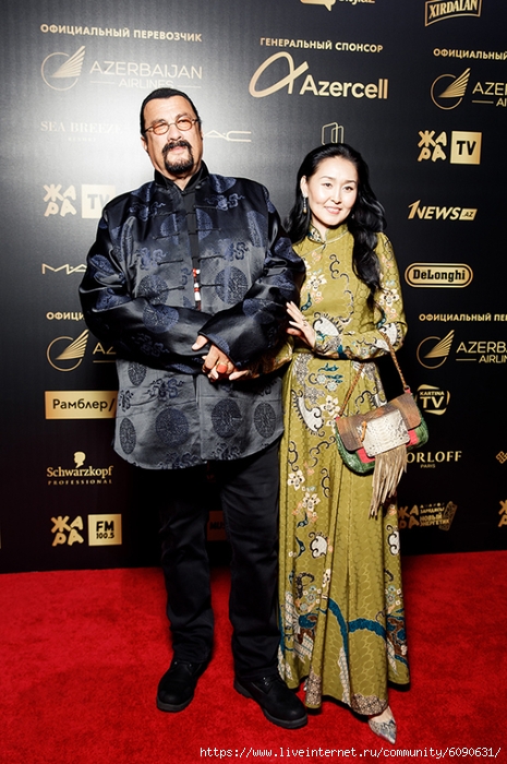 Стивен сигал с женой монголкой фото