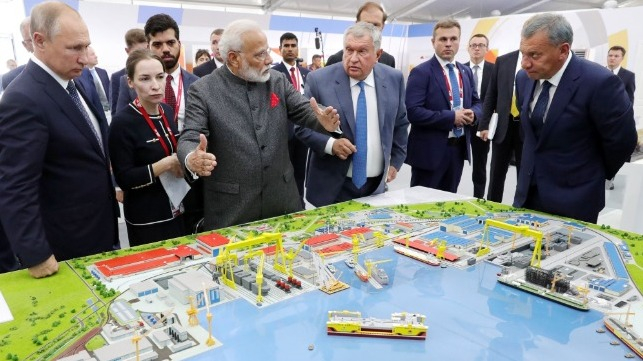 modi-putin-yard-mockup-2_6a589d (643x361, 218Kb)