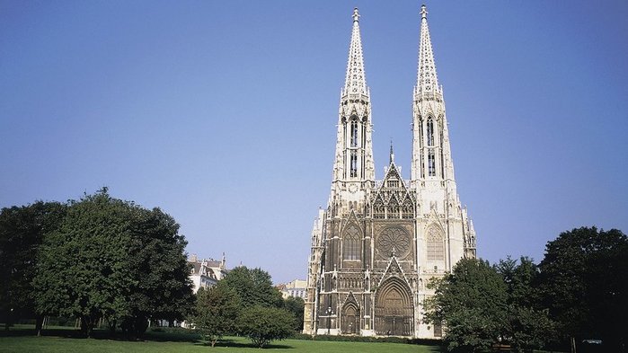 Die Votivkirche - die zweithöchste Kirche nach dem Stephansdom (1000x693, 57Kb)