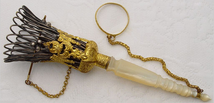 french-silver-and-gilt-wirework-posy-circa-19th-century (700x337, 231Kb)