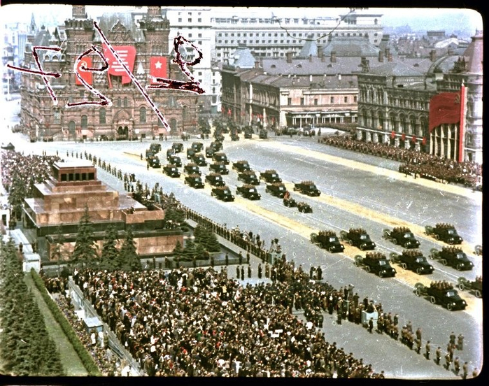 Первомайская демонстрация 1947 г. в Москве. Владислав Микоша16 (700x552, 520Kb)