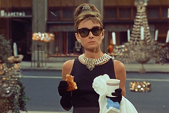 В стиле Одри Хепберн: 5 лучших образов из фильма «Завтрак у Тиффани»