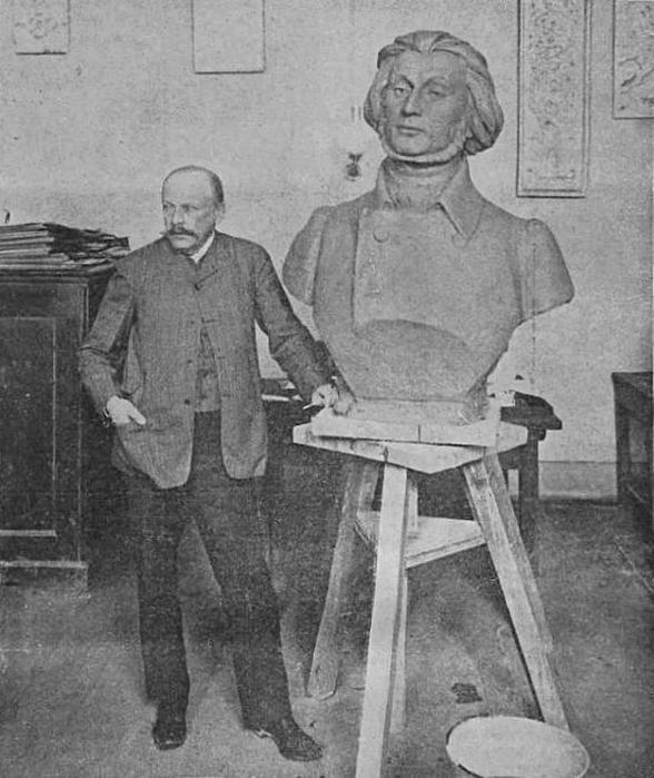 00Alfred_Daun_with_bust_of_Adam_Mickiewicz_made_for_Husiatyn_(-1907) (588x700, 63Kb)