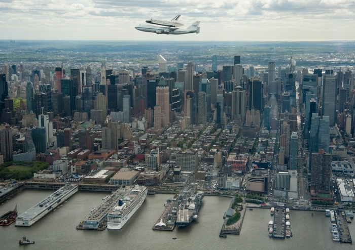 3329832_Shuttle_Enterprise_Flight_to_New_York_201204270023HQ (700x494, 287Kb)