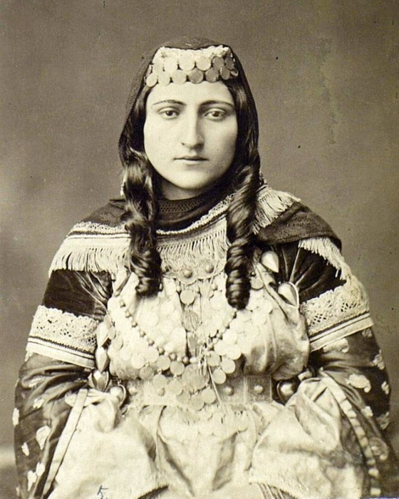 Армянка из Шемахи 1880 год (560x700, 381Kb)