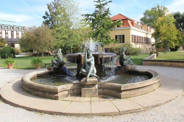 5802805_Fontan_Drei_Grazien_Brunnen_1 (700x466, 126Kb)