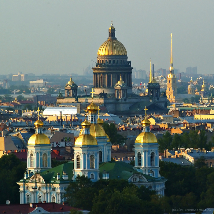 Золотой спб. Золотые купола Санкт-Петербург. Золотые купола Питер. Храм в Санкт-Петербурге золотые купола. Собор с золотыми куполами в Питере.