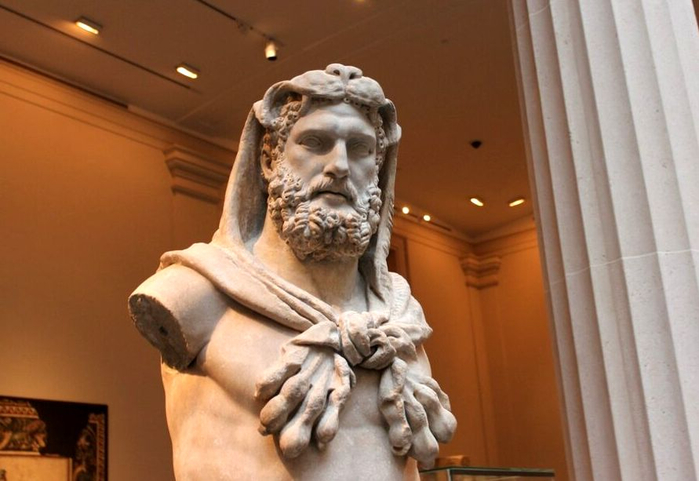 1 Мраморная статуя молодого Геркулеса 69-96 н.э. (700x481, 274Kb)