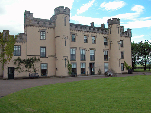 House-of-Binns-sml (500x375, 235Kb)