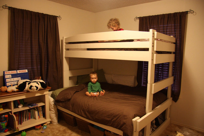 Детская комната для двоих детей. Дизайн интерьера (10) (700x466, 329Kb)