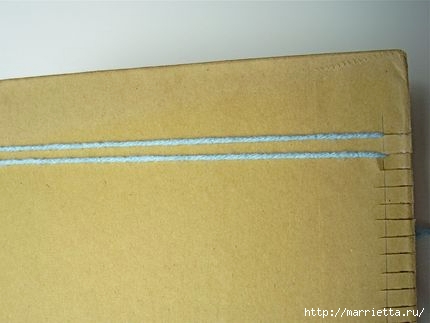 Как сделать ткацкий станок из вилки и картонки (11) (430x323, 58Kb)