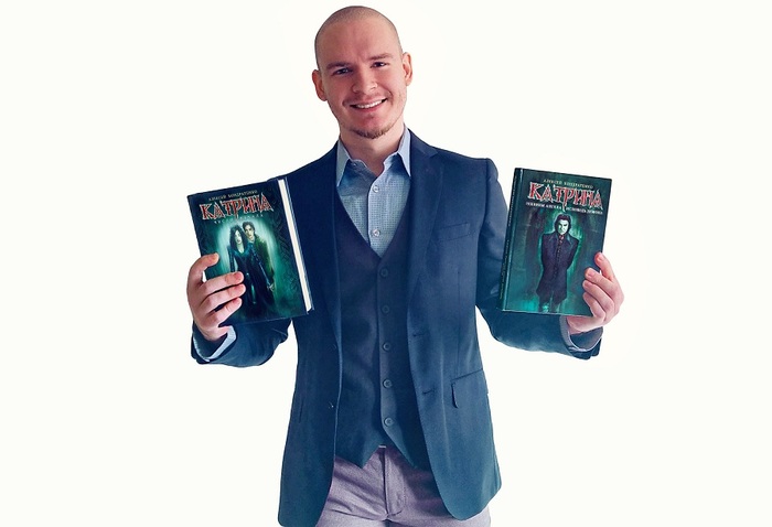 1594029259_author-with-books-2020 (700x478, 52Kb)