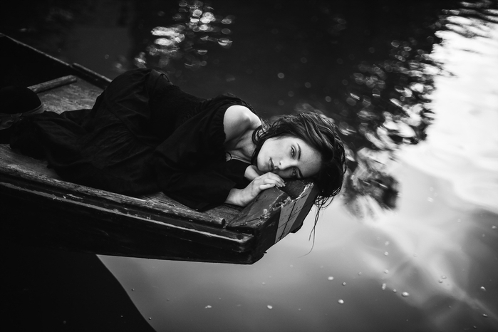 white-black-boat-women-outdoors-women-monochrome-model-portrait-photography-emotion-Person-romance-light-beauty-photograph-darkness-1920x1280-px-black-and-white-monochrome-photography-photo-shoot-film-noir-interac (700x466, 142Kb)
