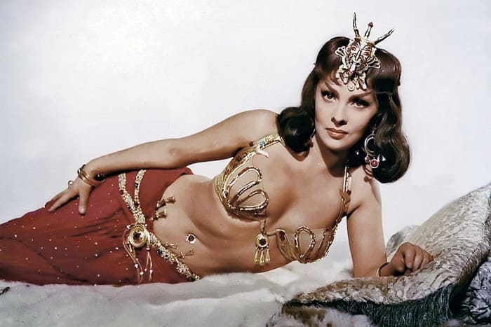 Gina-Lollobrigida-Facts-8 (700x467, 183Kb)