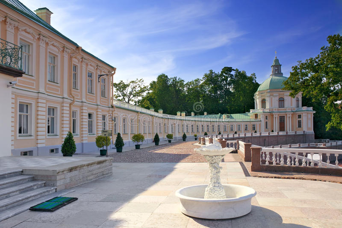 дворец-menshikov-в-ст-петерсбург-россии-26199467 (700x466, 370Kb)