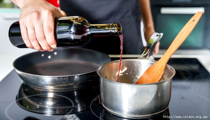 Как правильно добавлять вино при приготовлении блюда и какое лучше выбрать