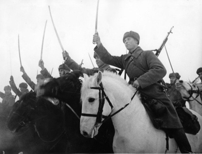 Почему Сталин разрешил кавалеристам воевать под лозунгом царской армии