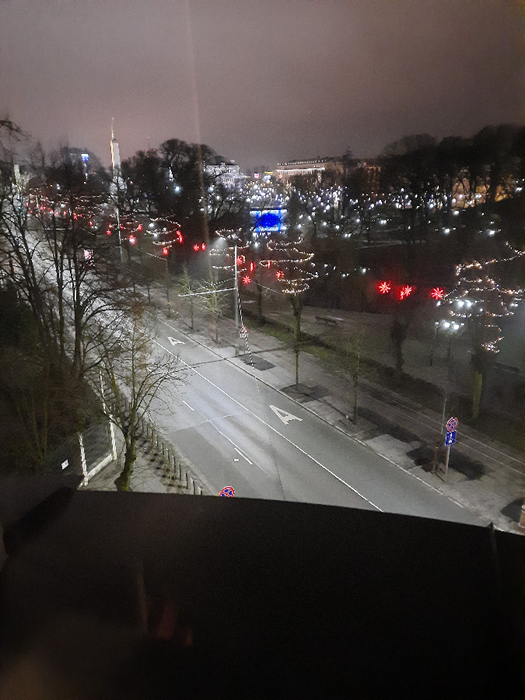 Города - Рина вечерняя новогодняя от Александра из окна гостиницы (525x700, 345Kb)