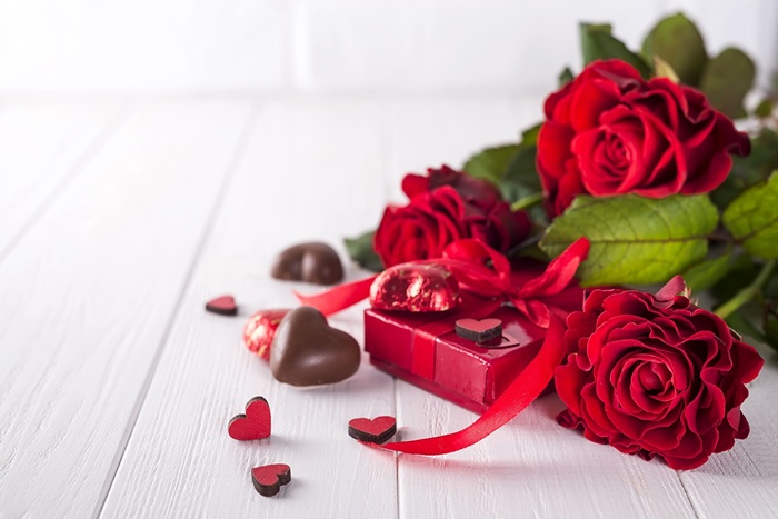 Valentine's_Day_Candy_Roses_Heart_592151_1280x854 (700x467, 84Kb)