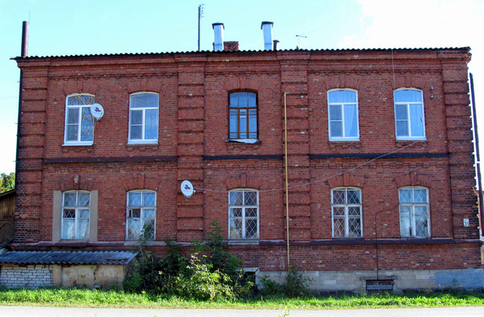 0_0  Дома железнодорожников постройки конца XIX века (700x459, 430Kb)