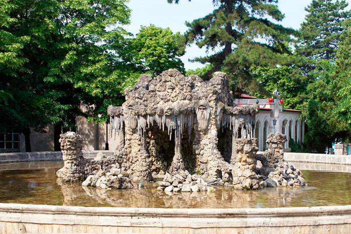 fountain-tale-of-grandfathers-pyatigorsk (700x466, 181Kb)