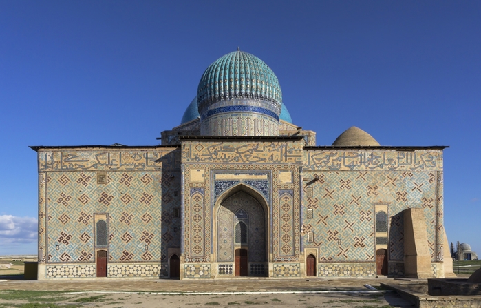 2714816_Mausoleum_of_Khoja_Ahmed_Yasawi_in_Hazrate_Turkestan_Kazakhstan_1_ (700x447, 236Kb)