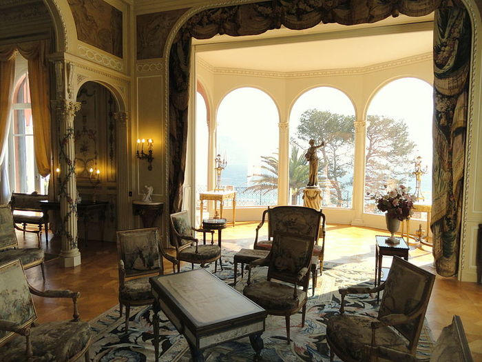 800px-Interior_of_the_Villa_Ephrussi_de_Rothschild_-_DSC04541 (900x725, 89Kb)