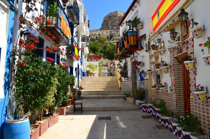 Old-Town-Alicante-810x536 (700x463, 426Kb)