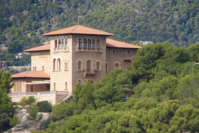 2714816_palma_marivent_palace (700x466, 111Kb)