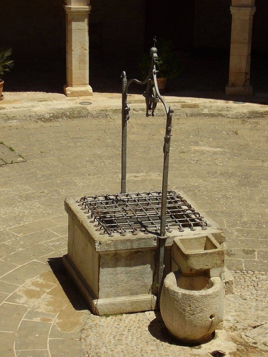 2714816_1464687594_7_bellver_castle_2008_palma_mallorca_155 (525x700, 286Kb)