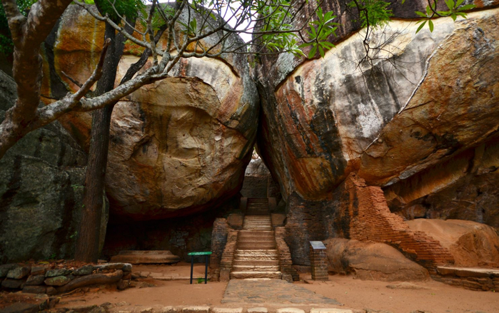 Sigiriya_10-1482x930 (700x439, 404Kb)